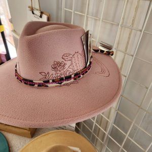 Lainey Wilson style burned hat pink NWOT